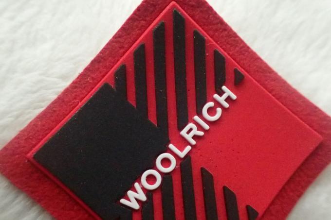 Remendo de borracha personalizado profissional do logotipo de Microfiber para a roupa e os sacos etc.