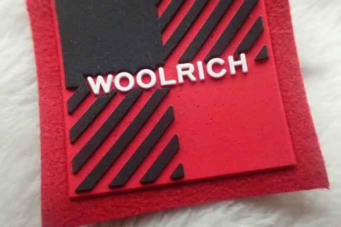 Remendo de borracha personalizado profissional do logotipo de Microfiber para a roupa e os sacos etc.