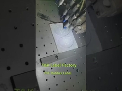 Etiqueta lustrosa da transferência térmica do silicone 3d impressa no pano de veludo para o chapéu