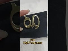 Impermeável Custom 3D TPU Transferência de calor Gold Clothing Patches Log de alta frequência
