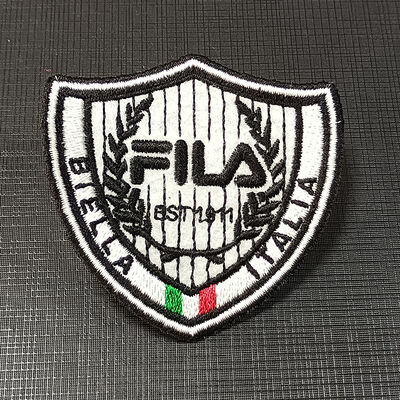 Patch de bordado 3D personalizado de fábrica cor personalizada lavável e durável para vestuário
