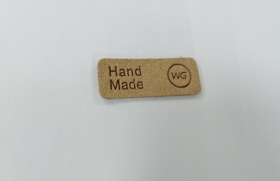 O couro gravado do plutônio de Logo Microfiber remenda etiquetas laváveis costura na roupa