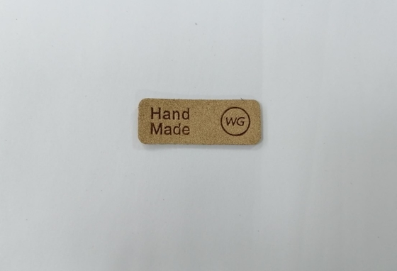 O couro gravado do plutônio de Logo Microfiber remenda etiquetas laváveis costura na roupa