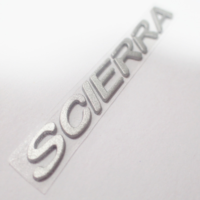 As etiquetas personalizadas da roupa da transferência térmica do silicone 3D com prata Shinny a cor