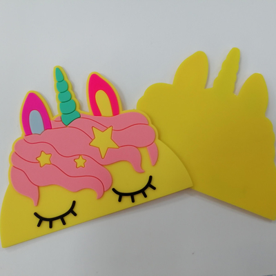 A transferência térmica personalizou a borracha de silicone do PVC 3D etiqueta o crachá lavável
