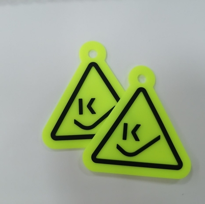 Os crachás de borracha dos remendos do silicone 3D do PVC costuram em lavável personalizado
