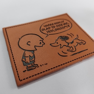 O plutônio gravou/a etiqueta de couro remendo do metal personalizada para o vestuário da roupa