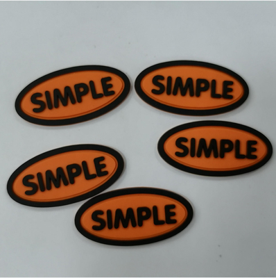 A transferência térmica amigável das etiquetas da borracha de silicone do PVC do crachá 3D de Eco personalizou