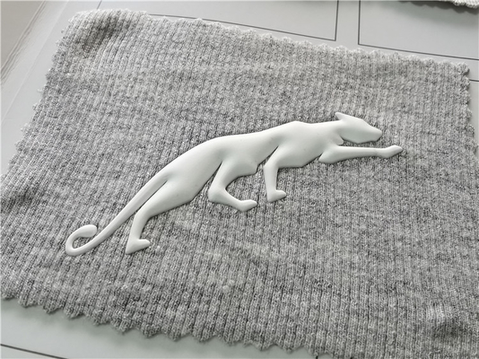 A roupa lavável da transferência térmica do crachá 3D Tagless etiqueta o material do silicone