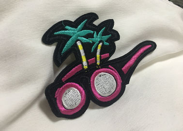 Os remendos feitos sob encomenda ovais bonitos da roupa bordados costuram em crachás Eco - amigável
