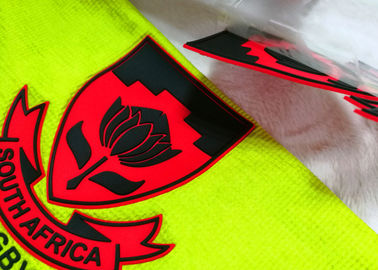 Etiquetas do pescoço da transferência térmica de Colorfull 2D, etiquetas térmicas feitas sob encomenda de transferência para a roupa