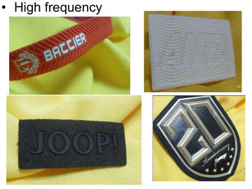 Os remendos dos crachás da roupa do silicone da marca, Velcro de borracha feito sob encomenda remendam a injeção de Mirco