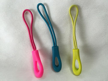 Trações Lockable bonitas do zíper da bagagem com característica sem chumbo da aba do furo