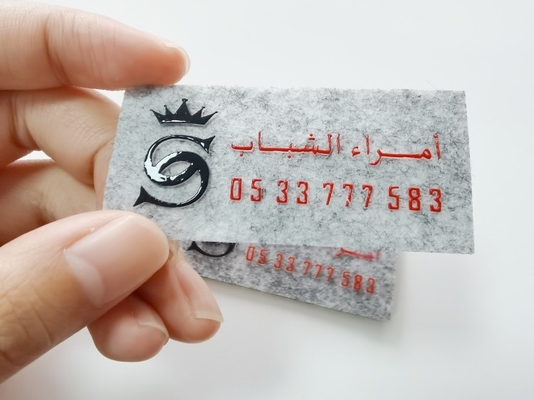 Etiqueta lustrosa da transferência térmica do silicone 3d impressa no pano de veludo para o chapéu