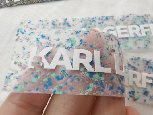 Tela que imprime o remendo do silicone, etiquetas do vestuário da transferência térmica da cor de Pantone