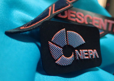 A roupa feita sob encomenda de OEKO remenda o ferro em remendos de pano