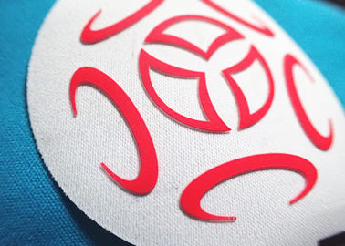 O LOGOTIPO feito sob encomenda 3D gravou o ferro do silicone do PVC em etiquetas da transferência térmica da impressão do remendo