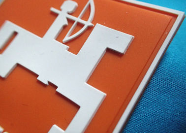 A etiqueta material de pano do Pvc do silicone, projeta a etiqueta de cuidado de borracha do silicone do remendo 3D do PVC