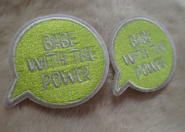 Os crachás bordados personalizados excelentes e multicoloridos, costume bordaram remendos para a roupa do bebê
