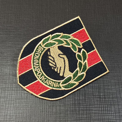 OEM preço da fábrica Full bordado em patches de tecido para roupas