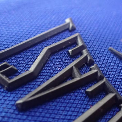 Impressão 3D em silicone Logotipo de transferência de calor Etiquetas de vestuário Emblema de silicone