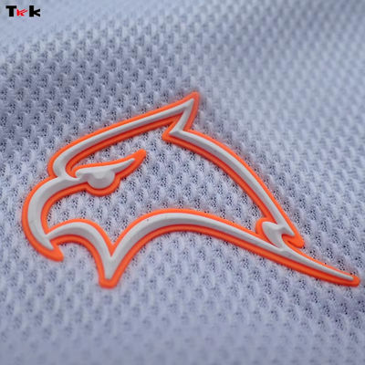 Etiqueta de silicone de injeção de molde personalizada Lava-se 3D Logotipo de silicone macio Transferência de calor