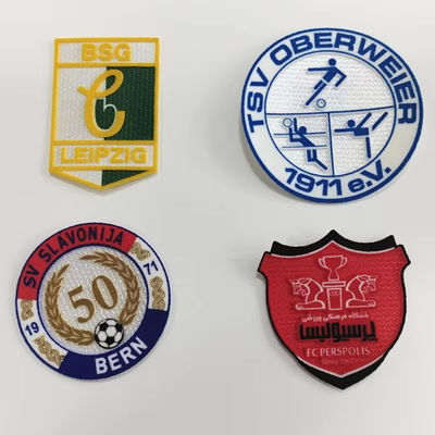 Gráfico de venda a retalho Prensa de calor personalizada Flocking White Label Ironing Vinyl Club Patch bordado