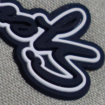 Rótulo de silicone 3D personalizado Pressão térmica Lavável 3D Soft Logotipo de transferência de silicone