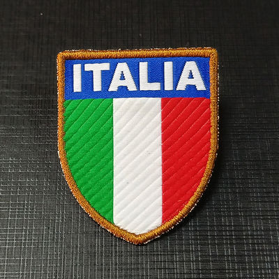 Patch bordado personalizado com bandeira de escudo de fábrica Etiqueta de roupa personalizada Distintivo costurado