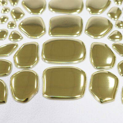 Fabrica Custom Metallic Gold TPU Heat Transfer Label - Emblema de Forma Irregular para Vestuário de Luxo e Vestuário de Moda