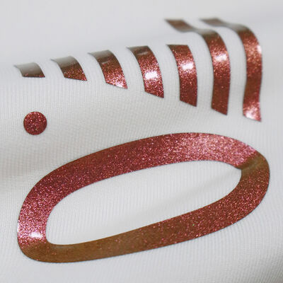 Etiquetas de transferência de calor de silicone personalizadas com brilho laváveis para vestuário