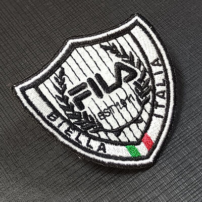 Patch de bordado 3D personalizado de fábrica cor personalizada lavável e durável para vestuário