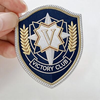 Patches bordados personalizados Transferência de calor com várias opções de cores e resistência à lavagem testada Ideal para roupas de esqui e jaquetas