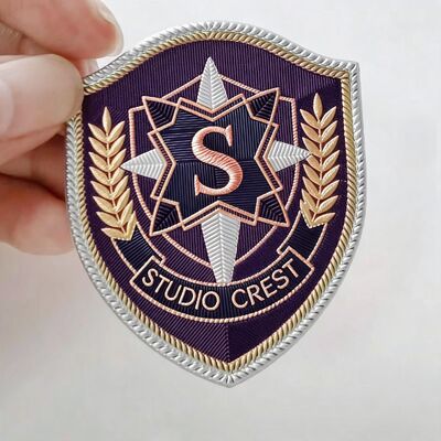 Patches bordados personalizados Transferência de calor com várias opções de cores e resistência à lavagem testada Ideal para roupas de esqui e jaquetas