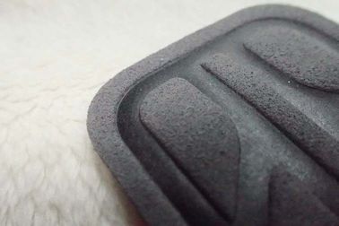 Etiqueta a favor do meio ambiente macia cinzenta de Microfiber, logotipo de alta frequência de Costom para a roupa