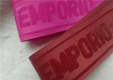 Etiqueta transparente brilhante da impressão da tela do logotipo do silicone na fita da linha do poliéster de Coloful