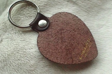 Corrente de couro dada forma chave do Keyring de Brown da lembrança, logotipo imprimindo colorido feito sob encomenda