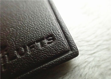 Preto - o couro gravado veado Brown remenda a costura de alta frequência do logotipo do tipo no vestuário