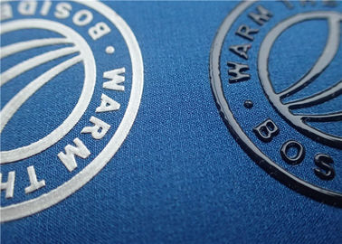 Etiquetas da roupa da transferência térmica do silicone da impressão da tela com logotipo brilhante do tipo da superfície da cor