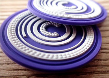 Os remendos circulares do silicone da cor dobro com 3D gravaram o logotipo da marca
