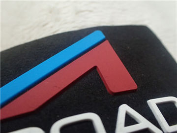 Dobro - colora os remendos que de borracha do logotipo do silicone 3D Microfiber preto macio plantou