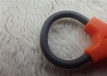 Extrator de borracha do zíper da corda da forma irregular do logotipo de Debossed para sacos do alpinismo