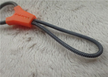 Extrator de borracha do zíper da corda da forma irregular do logotipo de Debossed para sacos do alpinismo