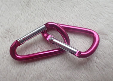 O múltiplo relativo à promoção personalizado pequeno de Carabiner dos presentes colore D - suporte dado forma da chave do metal da curvatura do alpinismo