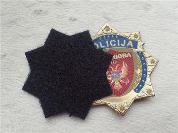A roupa feita sob encomenda impermeável remenda o gancho e o laço de alta frequência do logotipo do ouro TPU