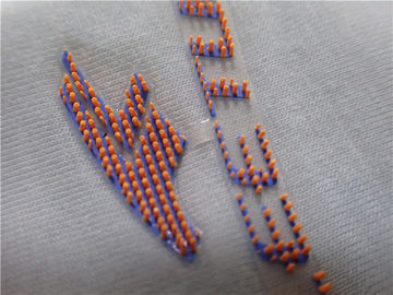 A roupa da transferência térmica do logotipo do silicone 3D dos pontos da escova etiqueta a elevação - elástico