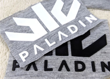 Etiqueta do silicone da transferência térmica, remendo de borracha gravado do PVC do logotipo para vestuários