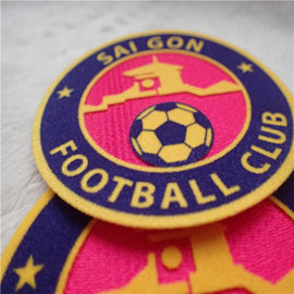 A roupa feita sob encomenda do clube do futebol remenda a transferência térmica Tatami que reune etiquetas lisas do vestuário