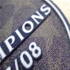 A roupa feita sob encomenda da forma do círculo remenda a transferência térmica macia Tatami que reune-se com logotipo do campeão