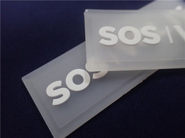 Os remendos de borracha feitos sob encomenda laváveis do logotipo, costuram - no crachá do silicone para o chapéu